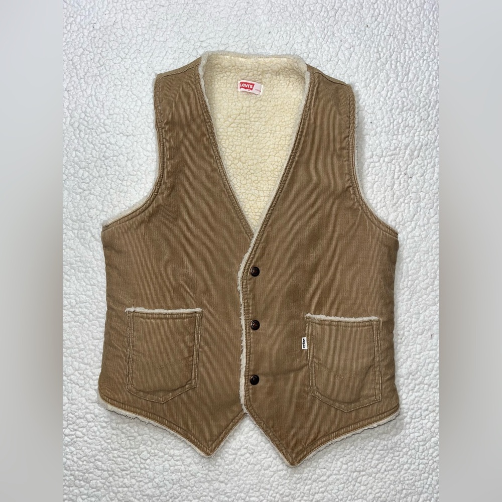 Vintage Levi’s Tan Sherpa Corduroy Vest Medium